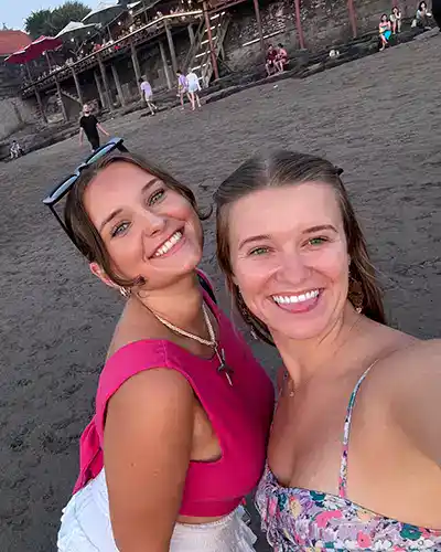 Annis Travel Journal travel influencer hosts: Annis and Mathias